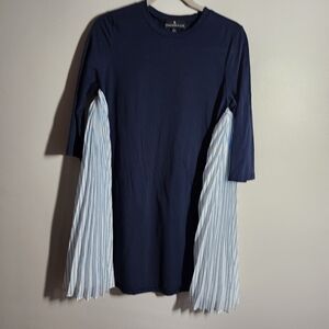 Pomander Place by Tuckernuck Gorgeous navy dress with side inserts